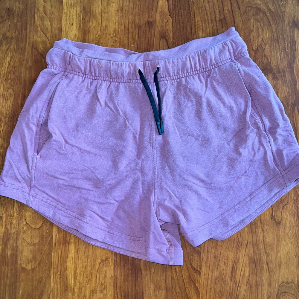 LULULMEON inner glow high rise shorts
